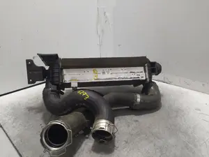 Foto de INTERCOOLER HYUNDAI TUCSON (NX) híbrido-suave 100 kW (1.6 Ltr. - 100 kW CRDi) (136 CV / 100 KW) referencia 282712U301 foto 4