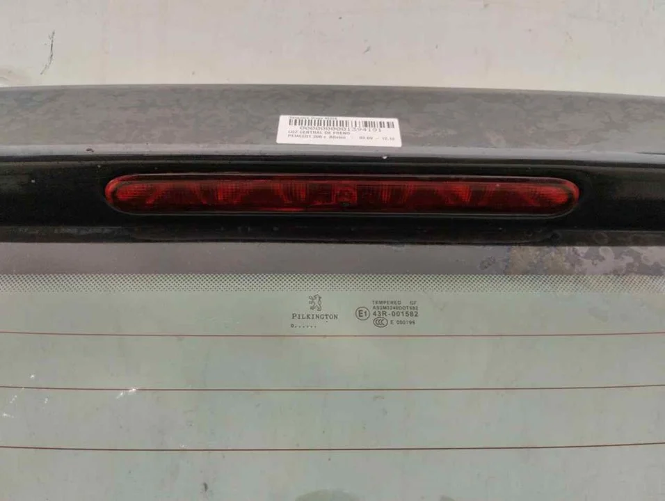 Foto de LUZ CENTRAL DE FRENO PEUGEOT 206 + 1.1 (60 CV / 44 KW)