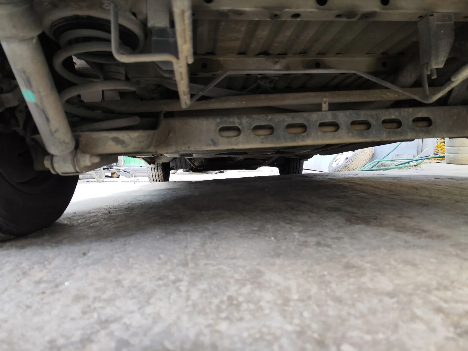 Foto de EJE TRASERO OPEL VIVARO FURGÓN/COMBI 2.0 16V CDTI (114 CV / 84 KW)