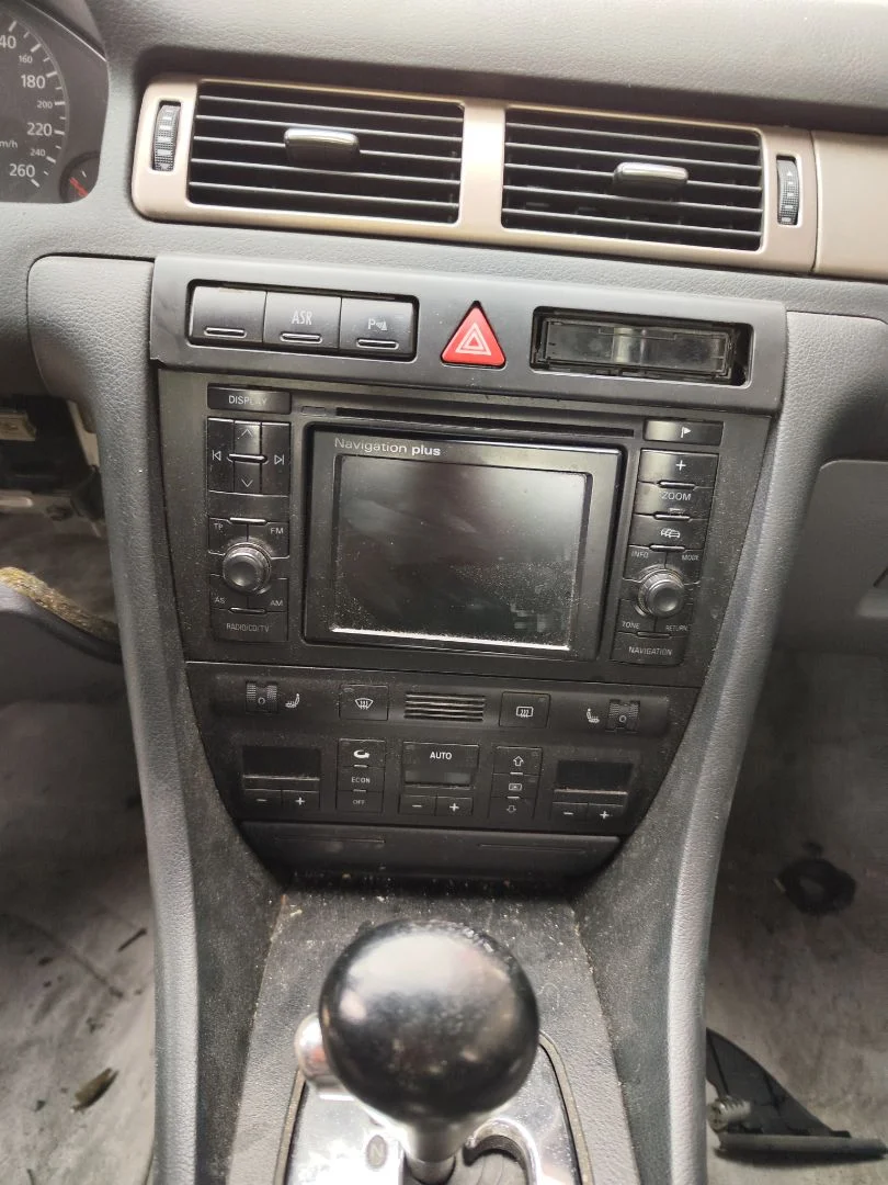 Foto de SISTEMA AUDIO / RADIO CD AUDI A6 BERLINA (4B2) 2.5 V6 24V TDI (150 CV / 110 KW)