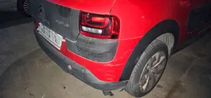 Foto de PARAGOLPES TRASERO CITROEN C4 CACTUS 1.2 12V VTi (82 CV / 60 KW) referencia 1611428480 foto 3