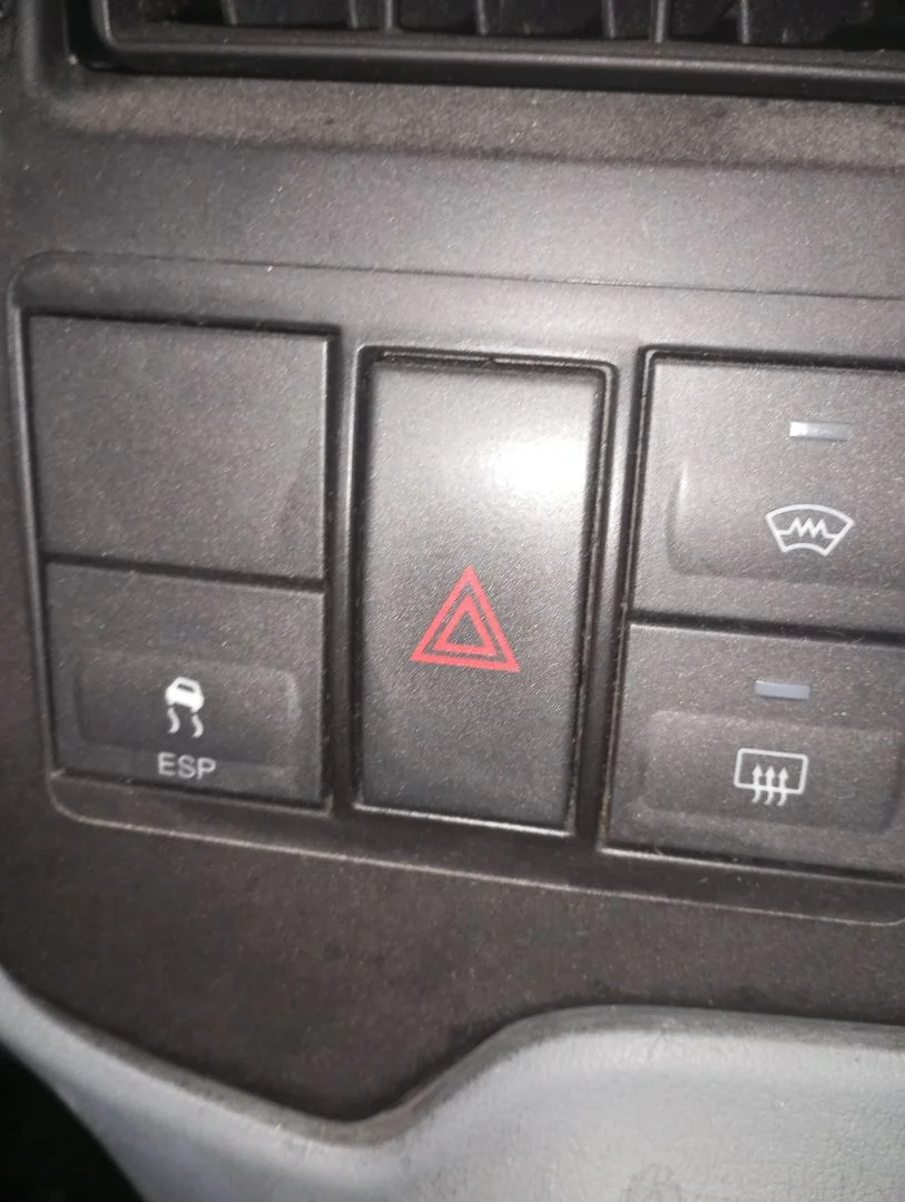 Foto de WARNING FORD TRANSIT COMBI (TT9) 2.2 TDCi CAT (116 CV / 85 KW)
