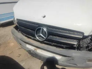 Foto de REJILLA DELANTERA MERCEDES-BENZ SPRINTER II FURGÓN 2.1 CDI CAT (129 CV / 95 KW)