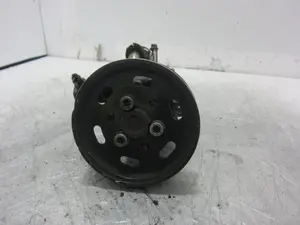 Foto de BOMBA DIRECCION SEAT LEON (1M1) referencia 038145255B