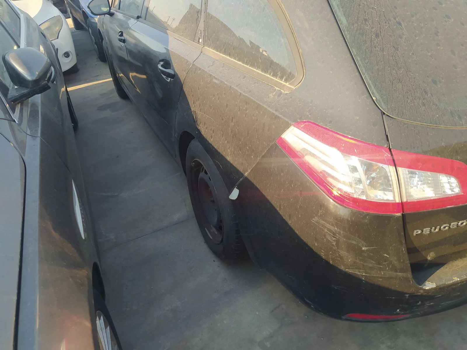 Foto de PILOTO TRASERO IZQUIERDO PEUGEOT 508 SW 1.6 HDi FAP (112 CV / 82 KW)