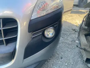 Foto de FARO ANTINIEBLA IZQUIERDO PEUGEOT 3008 1.6 16V (120 CV / 88 KW)