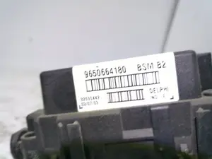 Foto de CAJA RELES / FUSIBLES PEUGEOT 307 (S1)(04.2001) 1.4 HDi (68 CV / 50 KW) referencia 9650664180 foto 6