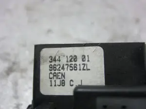 Foto de MANDO LIMPIA CITROEN XSARA BERLINA 1.9 Diesel (69 CV / 51 KW) referencia 96247561ZL foto 3