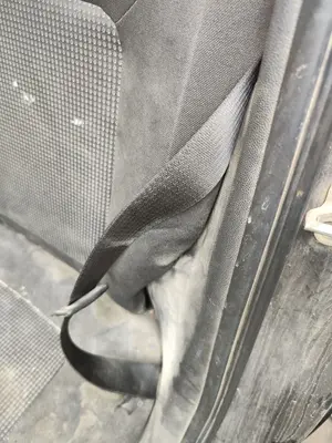 Foto de CINTURON SEGURIDAD TRASERO IZQUIERDO OPEL CORSA D 1.3 16V CDTI (75 CV / 55 KW)