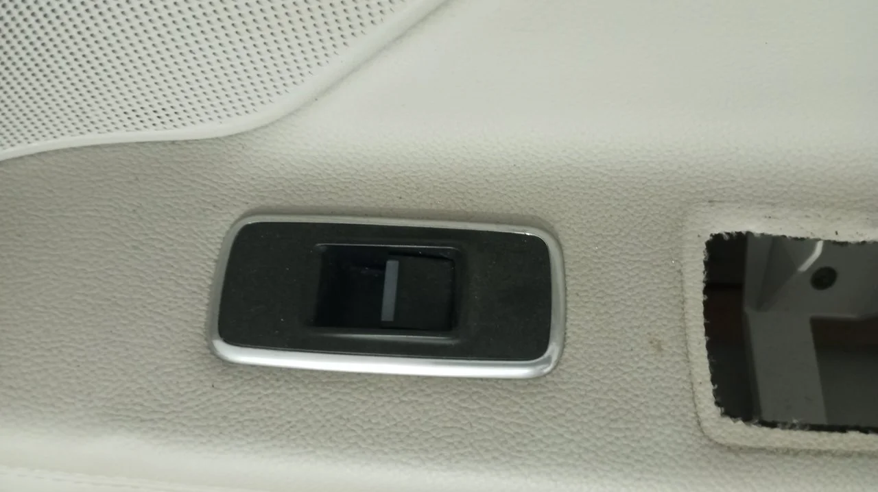 Foto de MANDO ELEVALUNAS DELANTERO DERECHO JAGUAR XF 2.0 Diesel CAT (163 CV / 120 KW) referencia GX7314717AC