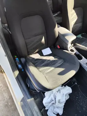 Foto de ASIENTO DELANTERO DERECHO KIA CEED (JD) 1.4 CAT (99 CV / 73 KW)