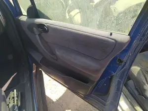 Foto de RETENEDOR PUERTA MERCEDES-BENZ CLASE A (BM 168) 1.7 CDI Diesel CAT (90 CV / 66 KW) referencia A1687200116
