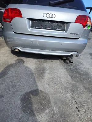Foto de PARAGOLPES TRASERO AUDI A4 AVANT (8E) 3.0 V6 24V TDI (233 CV / 171 KW)