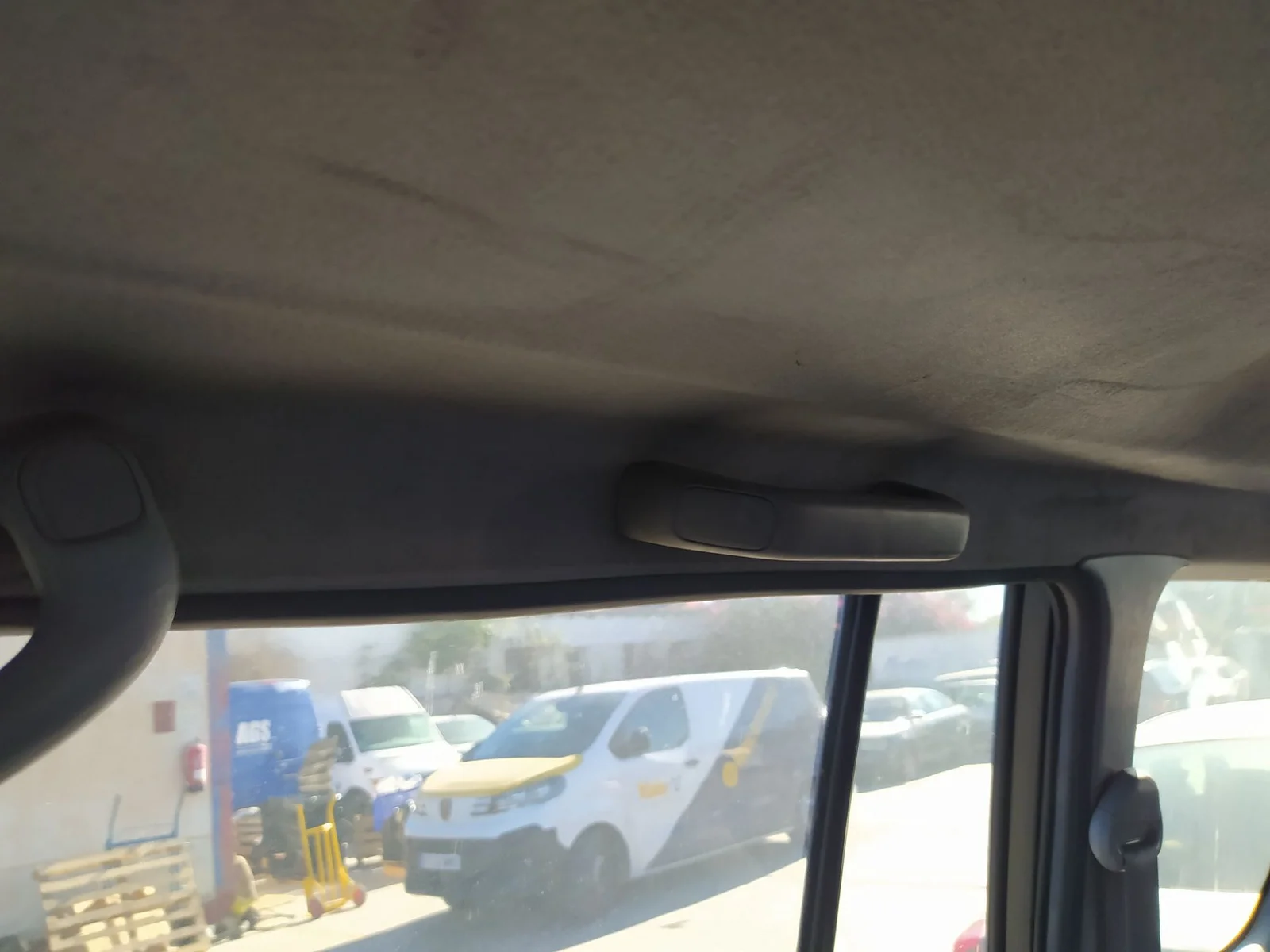 Foto de ASIDERO TECHO TRASERO DERECHO TOYOTA LAND CRUISER (J9) 3.0 Turbodiesel (125 CV / 92 KW)