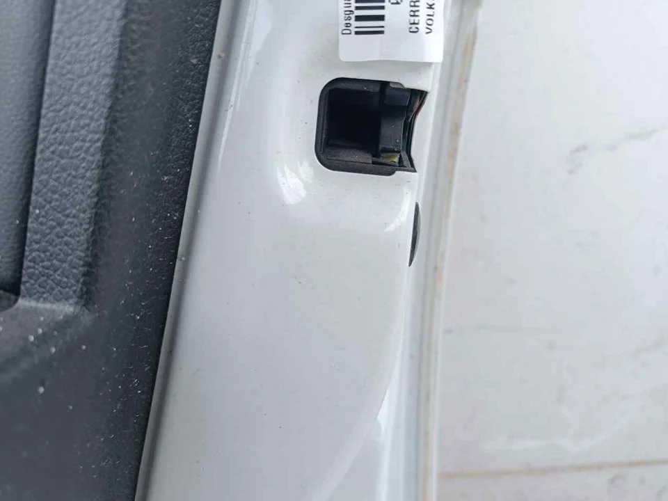 Foto de CERRADURA PUERTA DELANTERA DERECHA VOLKSWAGEN GOLF VII (5G1/BE1) 2.0 TDI (184 CV / 135 KW) referencia 5K1877016D