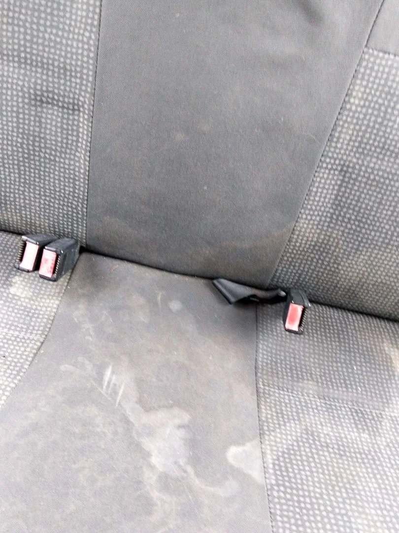 Foto de ENGANCHE CINTURON TRASERO DERECHO OPEL CORSA C 1.2 16V CAT (Z 12 XE / LW4) (75 CV / 55 KW)