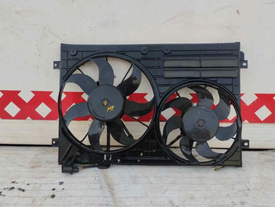 Foto de ELECTROVENTILADOR RADIADOR AIRE ACONDICIONADO VOLKSWAGEN GOLF V (1K1)(10.2003) 2.0 TDI (140 CV / 103 KW) referencia 1K0121207AA