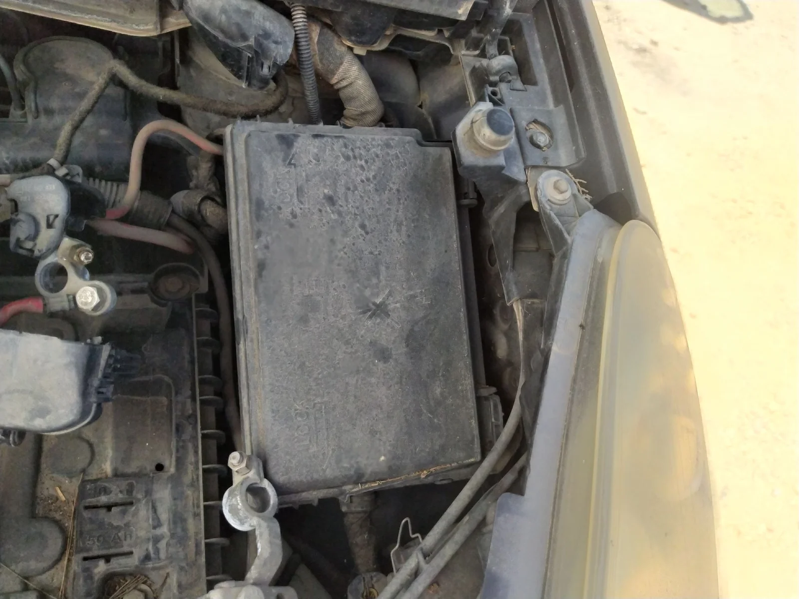 Foto de CAJA RELES / FUSIBLES OPEL CORSA D 1.2 16V CAT (Z 12 XEP / LB4) (80 CV / 59 KW) referencia 93196921