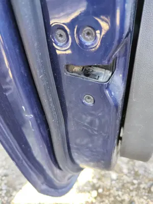 Foto de CERRADURA PUERTA DELANTERA IZQUIERDA FORD FOCUS CABRIO (CA5) 2.0 TDCi CAT (136 CV / 100 KW)