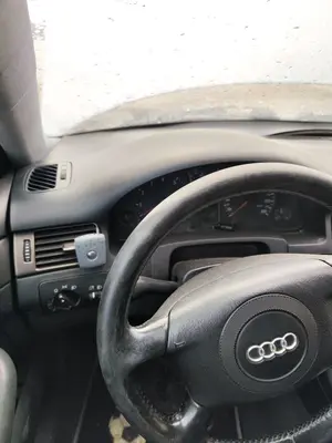 Foto de VOLANTE AUDI A6 BERLINA (4B2) 2.4 V6 30V (165 CV / 121 KW) foto 4