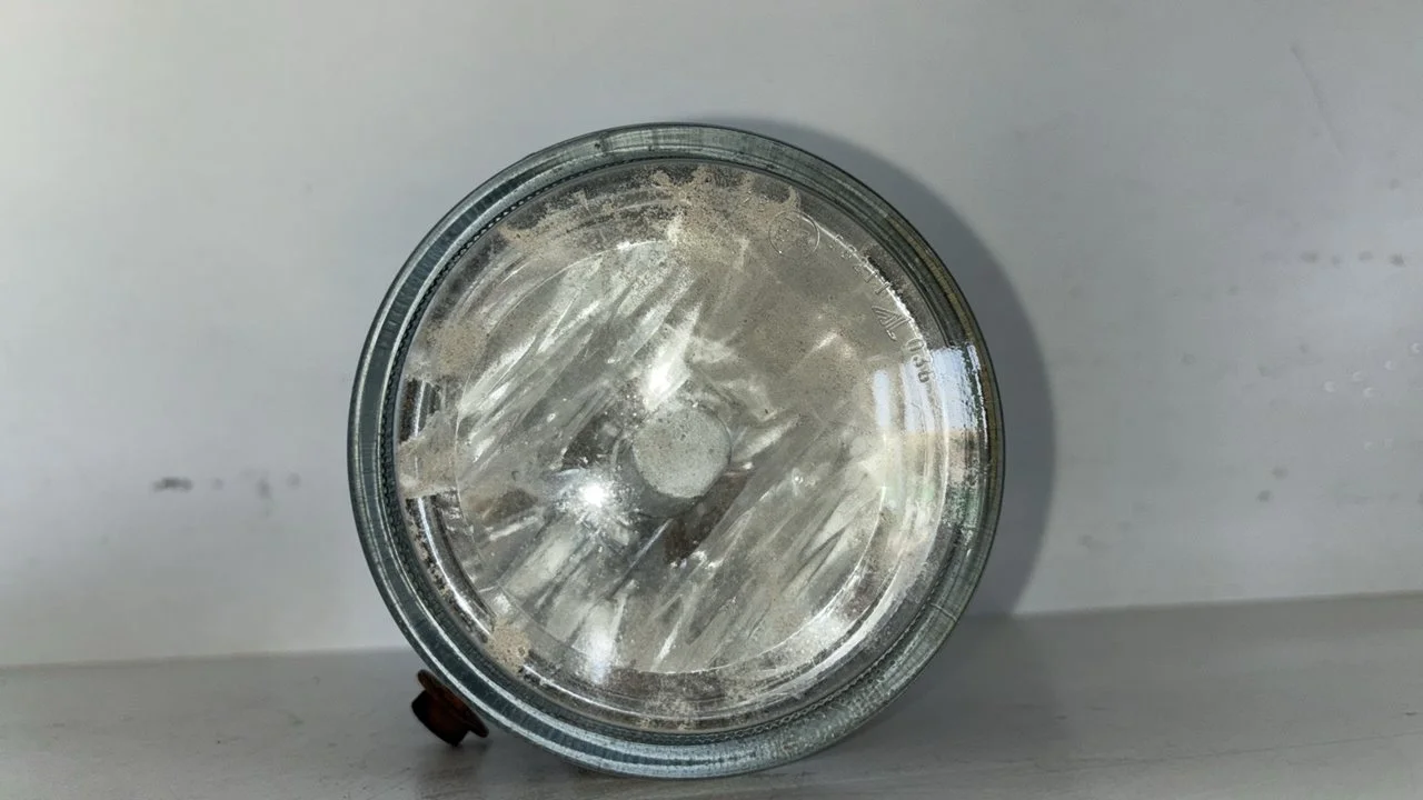 Foto de FARO ANTINIEBLA IZQUIERDO CITROEN C3 referencia 9648947780