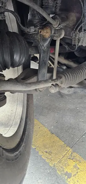Foto de BRAZO SUSPENSION DELANTERO DERECHO MERCEDES-BENZ CLASE R (BM 251) 3.0 CDI CAT (224 CV / 165 KW) referencia A2513302007