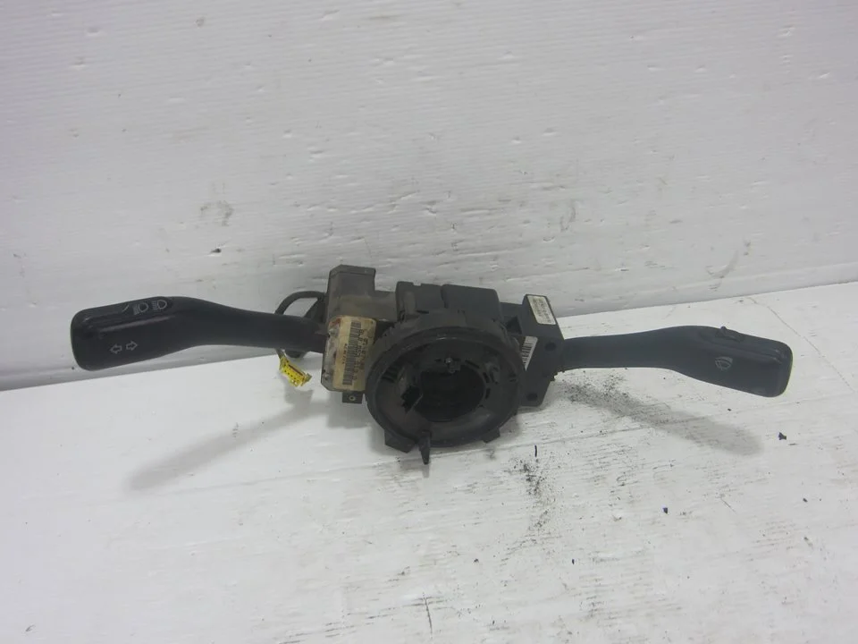 Foto de MANDO MULTIFUNCION SEAT TOLEDO (1M2) 1.9 TDI (110 CV / 81 KW) referencia 4B0953503E