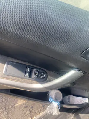 Foto de MANDO ELEVALUNAS DELANTERO IZQUIERDO PEUGEOT 308 1.6 16V HDi (90 CV / 66 KW)
