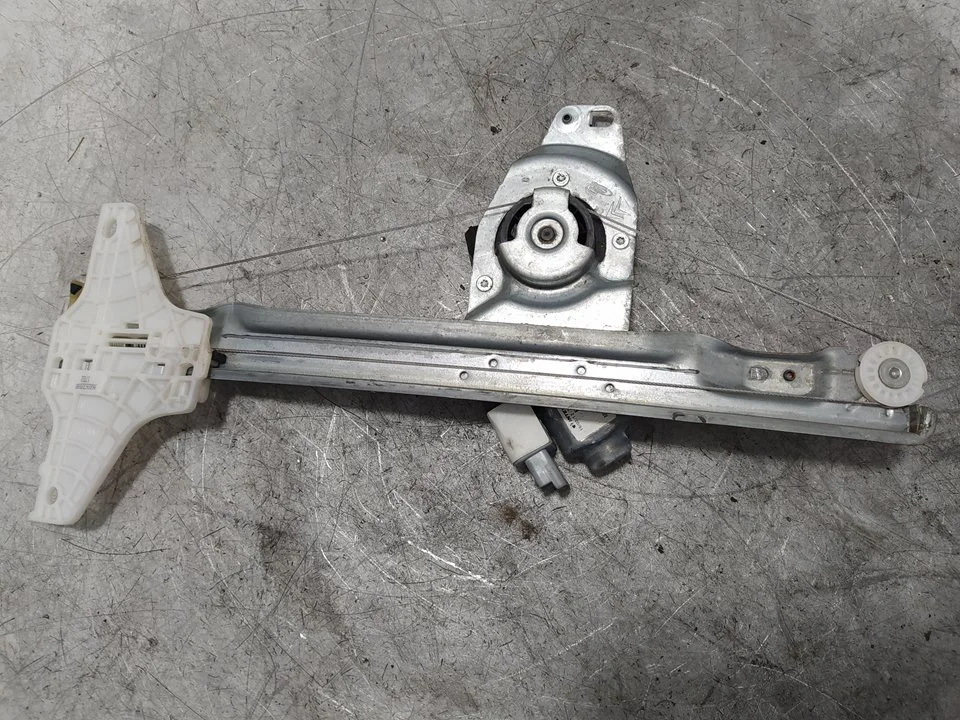 Foto de ELEVALUNAS TRASERO DERECHO CITROEN C4 PICASSO 1.6 HDi FAP (112 CV / 82 KW) referencia 135090221