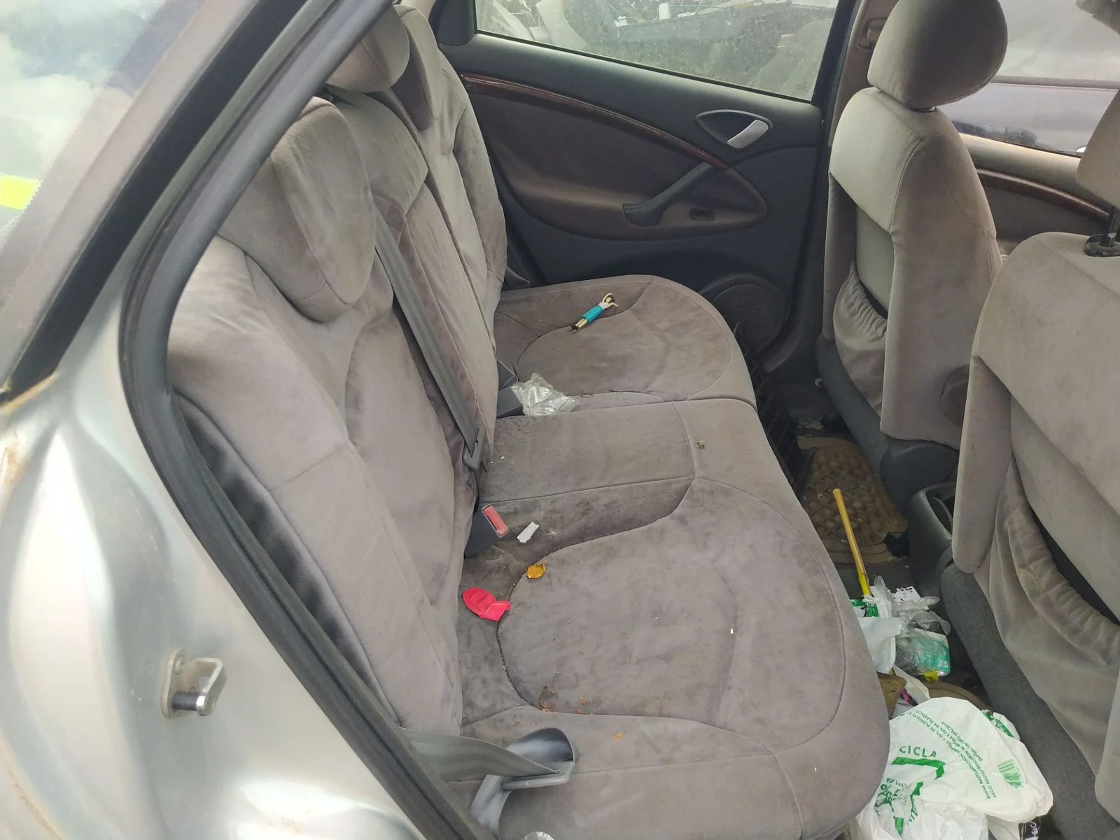 Foto de CINTURON SEGURIDAD TRASERO DERECHO CITROEN C5 BERLINA 2.0 HDi (109 CV / 80 KW)