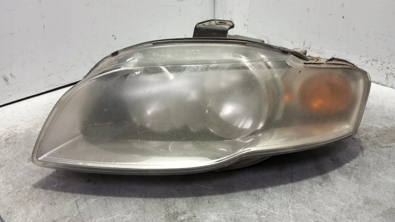 Foto de FARO IZQUIERDO AUDI A4 AVANT (8E) 1.9 TDI (116 CV / 85 KW) referencia 8E0941003AJ