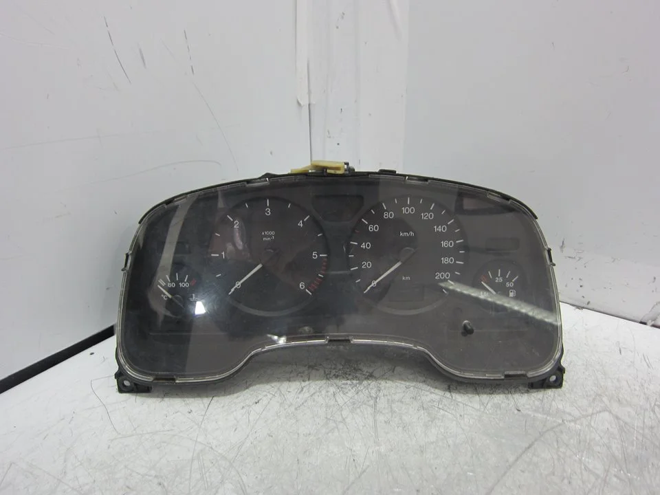 Foto de CUADRO INSTRUMENTOS OPEL ASTRA F BERLINA referencia 90561451QK
