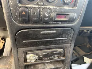 Foto de SISTEMA AUDIO / RADIO CD MITSUBISHI GALLOPER (HYUNDAI)(02.1998) 2.5 Turbodiesel (105 CV / 77 KW)
