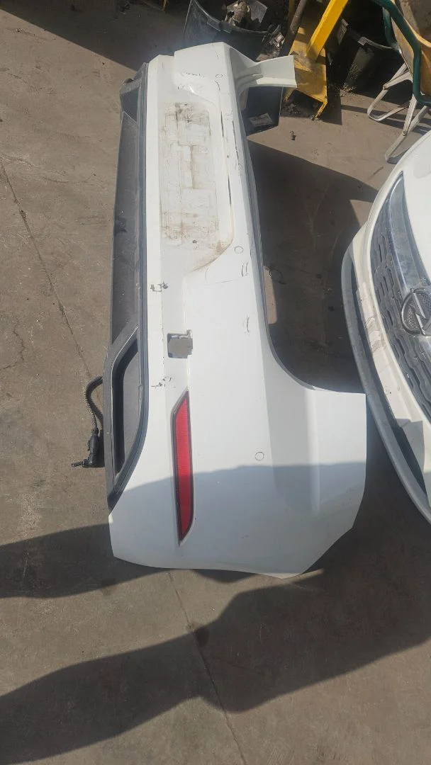 Foto de PARAGOLPES TRASERO VOLKSWAGEN GOLF VII BERLINA (BQ1/BE2) 1.6 TDI (116 CV / 85 KW)