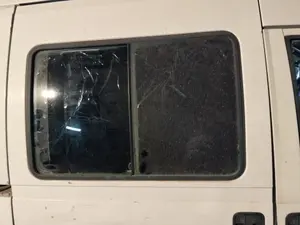 Foto de LUNA  PUERTA LATERAL DERECHO PEUGEOT EXPERT FURGÓN COMFORT (1995)