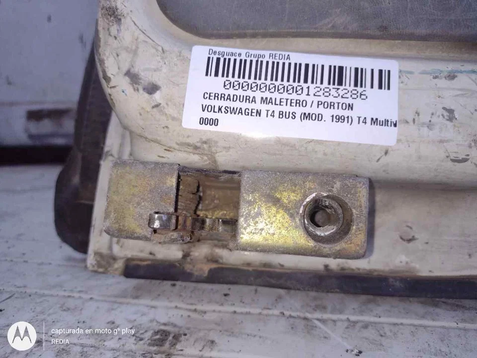 Foto de CERRADURA MALETERO / PORTON VOLKSWAGEN T4 TRANSPORTER BUS 1.9 Turbodiesel CAT (ABL) (68 CV / 50 KW)