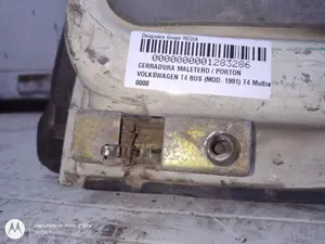 Foto de CERRADURA MALETERO / PORTON VOLKSWAGEN T4 TRANSPORTER BUS 1.9 Turbodiesel CAT (ABL) (68 CV / 50 KW)