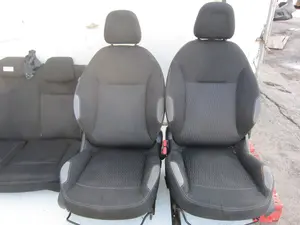 Foto de JUEGO ASIENTOS COMPLETO PEUGEOT 208 1.4 HDi FAP (68 CV / 50 KW) foto 5