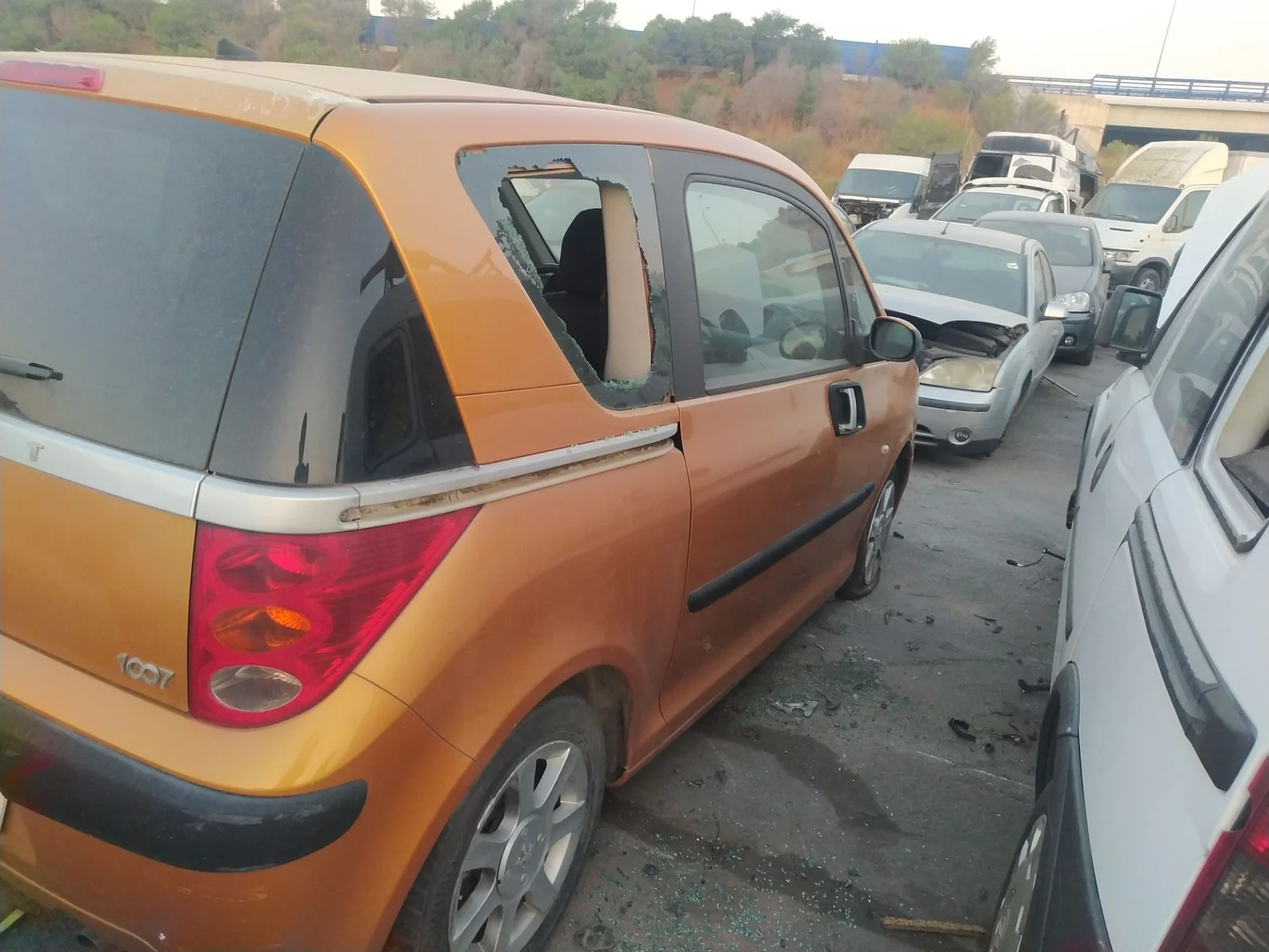 Foto de PUENTE TRASERO PEUGEOT 1007 1.4 HDi (68 CV / 50 KW)