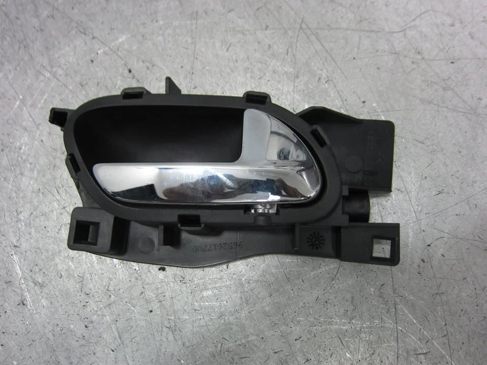 Foto de MANETA INTERIOR DELANTERA DERECHA PEUGEOT 407 2.0 16V HDi FAP CAT (RHR / DW10BTED4) (136 CV / 100 KW) referencia 96526177UD