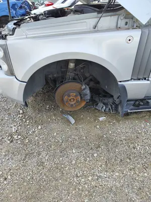 Foto de ALETA DELANTERA IZQUIERDA LAND ROVER RANGE ROVER (LM) 4.4 V8 CAT (306 CV / 225 KW)