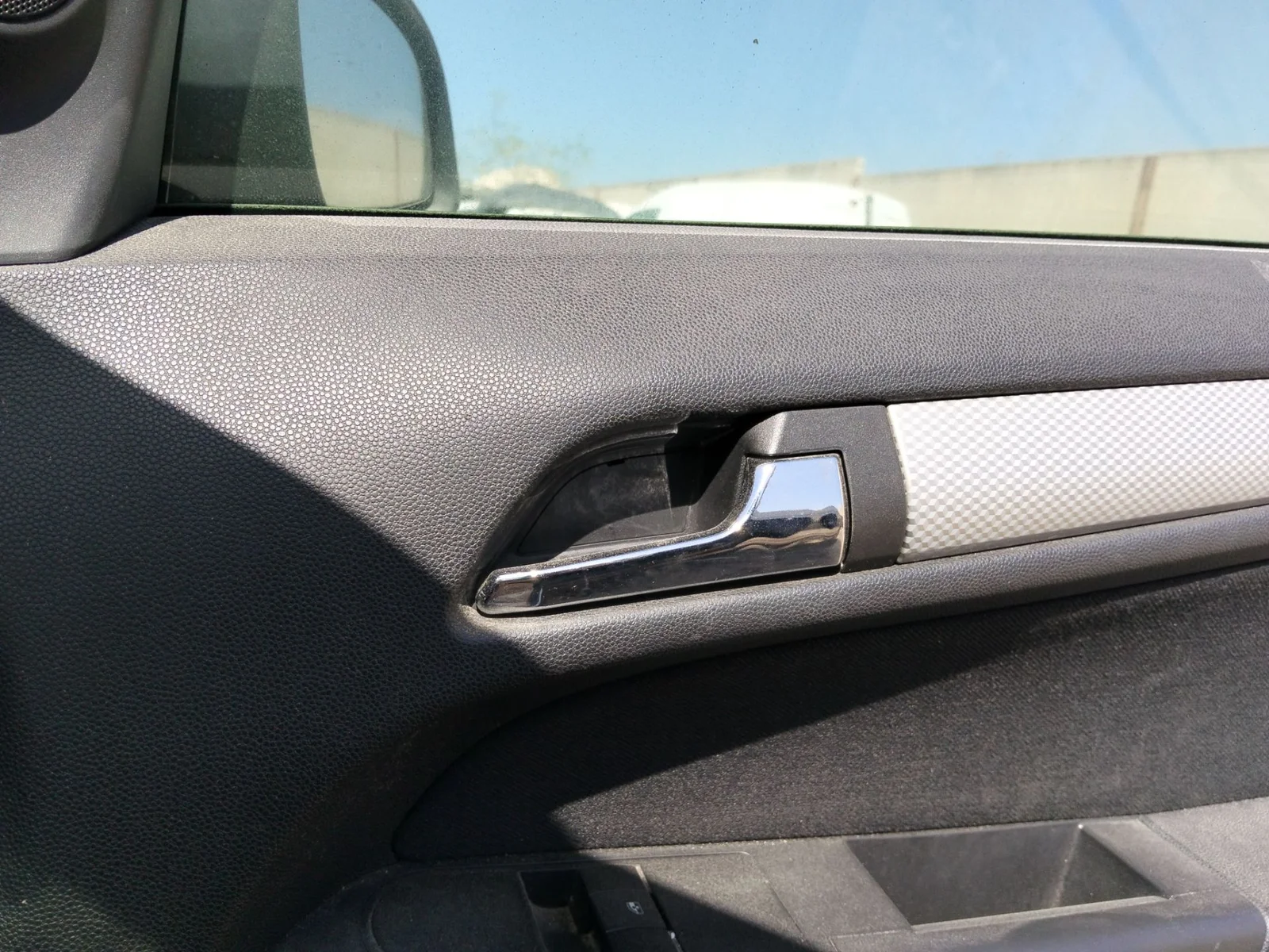 Foto de MANETA INTERIOR DELANTERA DERECHA OPEL ASTRA H GTC 1.9 CDTI (120 CV / 88 KW)