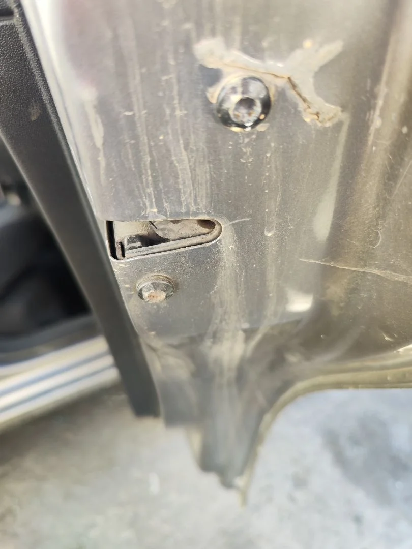 Foto de CERRADURA PUERTA TRASERA DERECHA SEAT IBIZA (6L1) 1.9 TDI (101 CV / 74 KW)