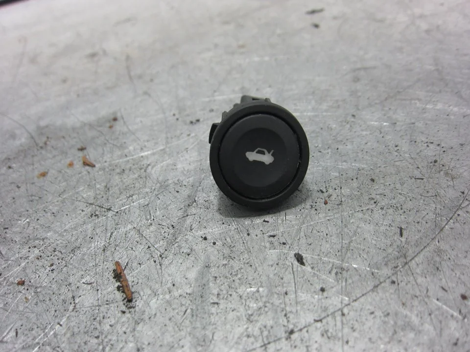 Foto de INTERRUPTOR FORD FIESTA (CBK) 1.3 CAT (69 CV / 51 KW) referencia 6S6T19B514AB