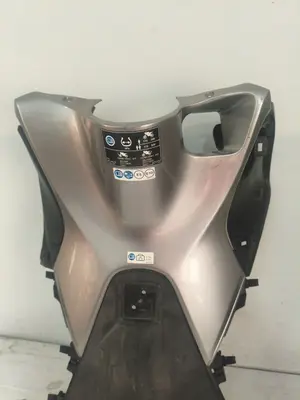 Foto de CONTRA ESCUDO HONDA SH 125I 125 cm3 - 9 kW (12 CV / 9 KW) referencia 81131K77V000 foto 2