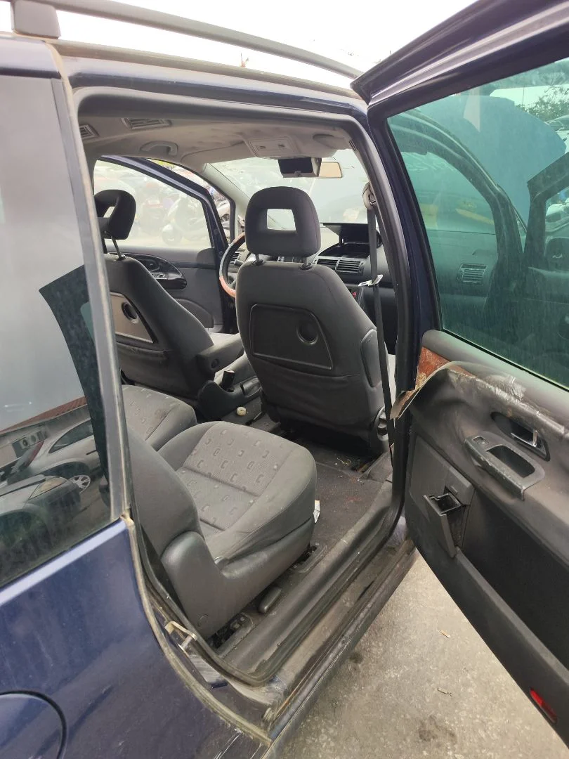 Foto de GOMAS CONTORNO PUERTA VOLKSWAGEN SHARAN (7M6/7M9) 1.9 TDI (116 CV / 85 KW)
