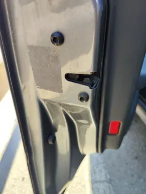 Foto de CERRADURA PUERTA DELANTERA IZQUIERDA AUDI A4 BERLINA (8E) 1.9 TDI (131 CV / 96 KW) referencia 401837015 foto 5