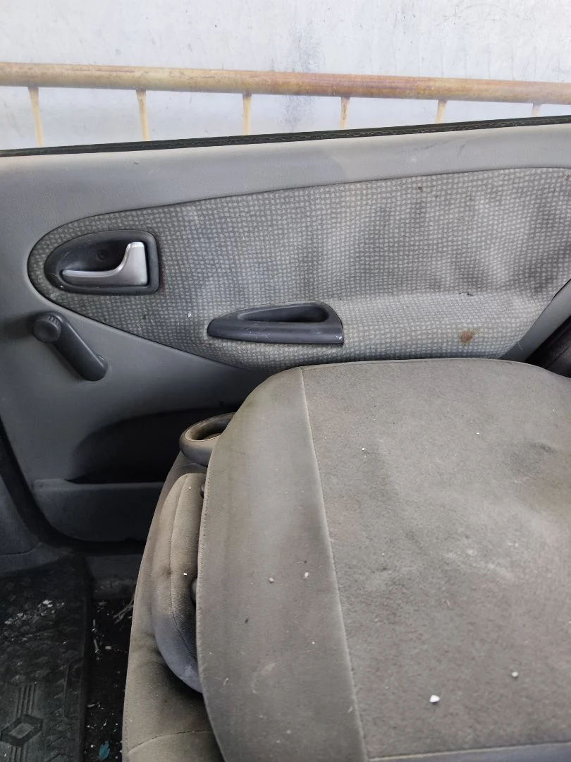 Foto de GUARNECIDO PUERTA TRASERA DERECHA RENAULT SCENIC I (JA...) 1.9 dCi Diesel CAT (102 CV / 75 KW) referencia 7700415963