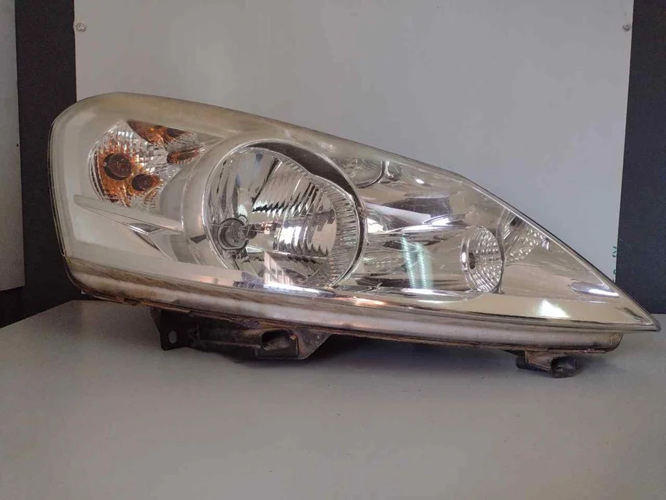 Foto de FARO DERECHO PEUGEOT EXPERT FURGÓN referencia 89902604