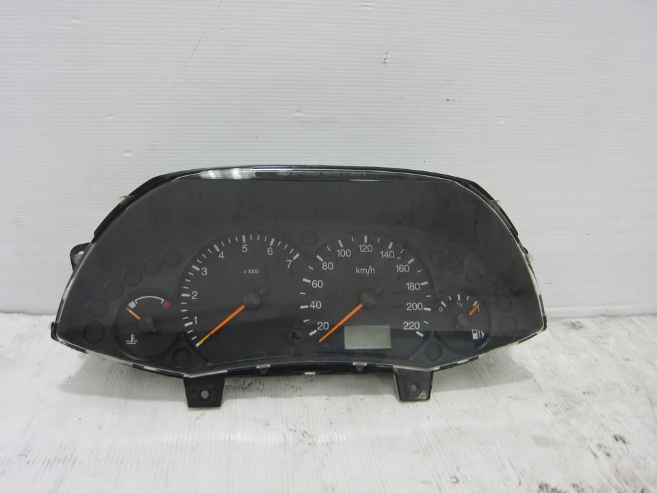 Foto de CUADRO INSTRUMENTOS FORD FOCUS BERLINA (CAK) 1.8 TDDI Turbodiesel CAT (90 CV / 66 KW) referencia 98AP10841BC